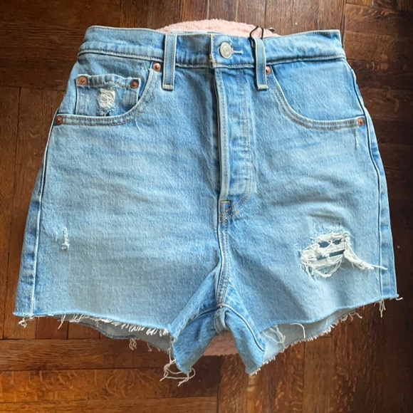 Levi's Pants - Ribcage short tango pulse shorts